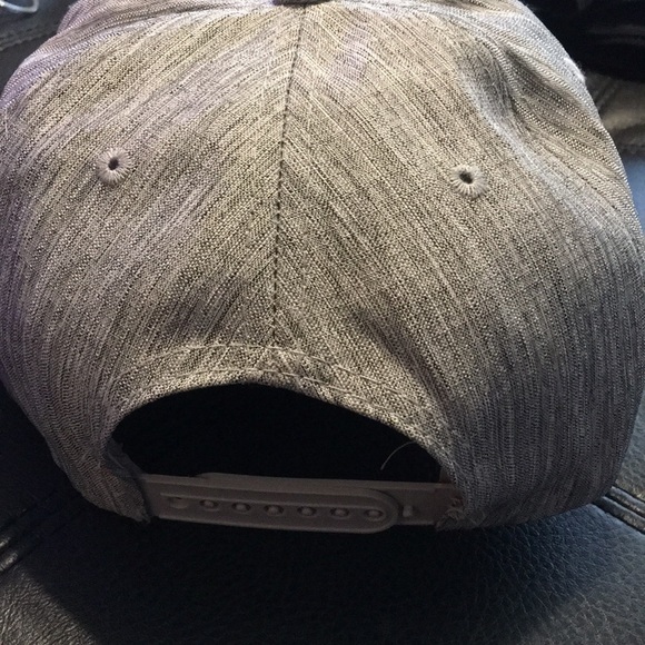 Nice hat - Picture 3 of 6